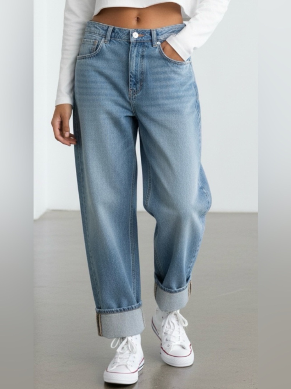 NWT- TINSELTOWN - HIGH WAISTED Must Have Medium Blue Boyfriend Jeans 👖